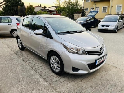 TOYOTA YARIS 1.33 Active Comfort M.o-i.98.000km.TOLATÓKAMERA.VÁLTÓZÁR.TÉLI-NYÁRI GUMI.GYÖNYÖRŰ ÁLLAPOT!!