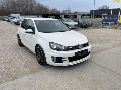 VOLKSWAGEN GOLF 2.0 TSI GTI