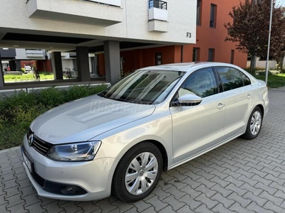 VOLKSWAGEN JETTA VI 1.4 TSI Highline DSG