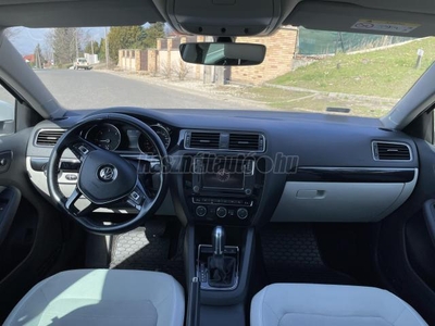 VOLKSWAGEN JETTA VI 2.0 TDI BMT Highline DSG