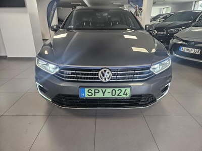 VOLKSWAGEN PASSAT 1.4 TSI GTE Plug-In-Hybrid DSG 2. tulaj. Végig Márkaszervizben karbantartott. Akár 3 év Garancia!