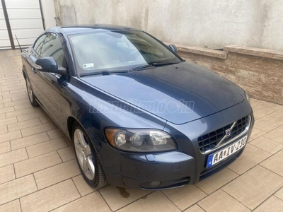 VOLVO C70 2.4 D [D5] Summum