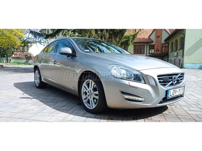 VOLVO S60 2.0 D [D3] Summum Geartronic