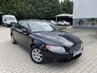 VOLVO S80 2.4 D [D5] AWD Momentum Geartronic Magyarországi. szervizkönyv. megkímélt állapot!