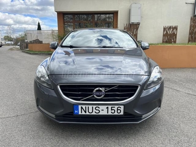 VOLVO V40 1.6 D [D2] Kinetic Friss Vezérlé és olajcsere! Új nyári gumik! Megkímélt állapot!