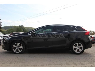 VOLVO V40 1.6 D [D2] Momentum