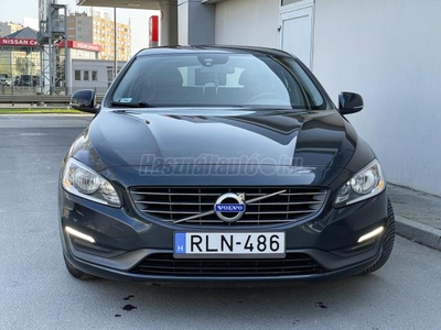 VOLVO V60 1.6 D [D2] Momentum