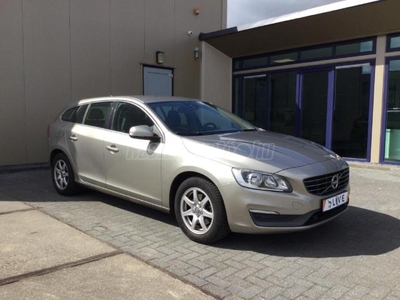 VOLVO V60 1.6 D [D2] Momentum Vonóhorog - Tolatóradar - Garanciával - Vezetett szervizkönyv