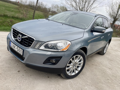 VOLVO XC60 2.4 D Momentum