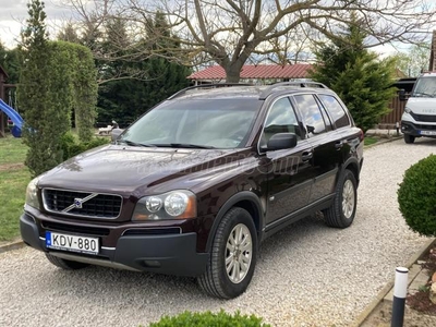 VOLVO XC90 2.4 D [D5] Momentum Geartronic