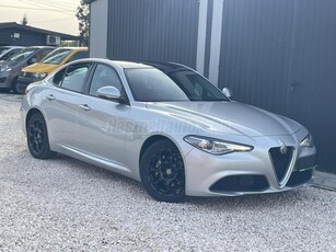 ALFA ROMEO GIULIA 2.2 D GYÁRI FÉNY. PANO TETŐ. BŐR. XENON.ÜLÉS F. KORMÁNY F. SZERVIZKÖNYVES!