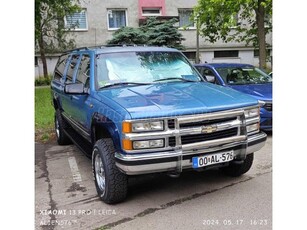 CHEVROLET SUBURBAN K2500 LS