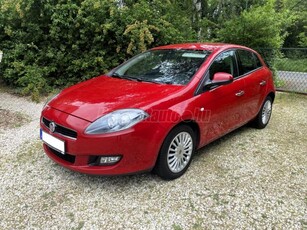 FIAT BRAVO 1.4 T-Jet Dynamic (EU5) Magyarországi. Vezetett szervizkönyv. 1 Tulaj