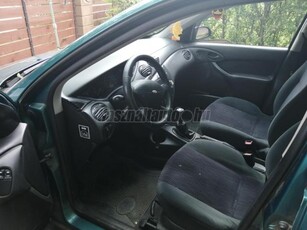 FORD FOCUS 1.4 Ambiente