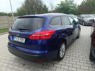 FORD FOCUS 1.5 TDCI Titanium Magyarországi! Szervizkönyves! Gyári fényezésű! Autom. park.! Téli nyári kerék!