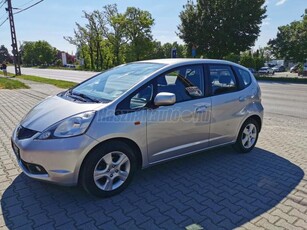 HONDA JAZZ 1.2 Trend Plus Márka-Szervizkönyv