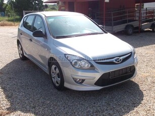 HYUNDAI I30 1.4 DOHC Classic 3-dbgyári kulcs.Klíma.El-ablak.KP-zár.Ködlámpa.8-légzsák.AUX.USB