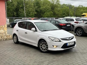 HYUNDAI I30 1.6 CRDi HP Comfort MAGYAR 5AJTÓS 15K ÚJSZGUMI DKLÍMA HIFI ISOFIX EU5 SZKÖNYV SZÉP ÁLLAPOT