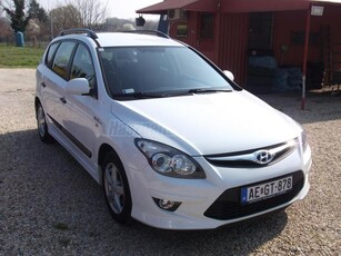 HYUNDAI I30 CW 1.4 DOHC Classic AC Friss szerviz.Új fékek.Klíma.El-ablak.KP-zár.AUX.USB.Kihangosító