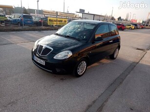 Lancia Ypsilon 1.2 Argento +++ 10 x Légzsák +++...