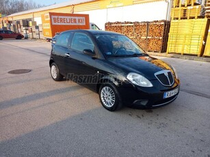 LANCIA YPSILON 1.2 Argento +++ 10 x LÉGZSÁK +++ VEZÉRLÉS CSERÉLVE +++ KLÍMA +++