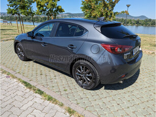 MAZDA 3 2.0 Revolution