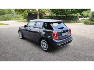 MINI COOPER 2.0 SD Újszerü állapot. 111500 Km. full LED. navi. bör. km listás