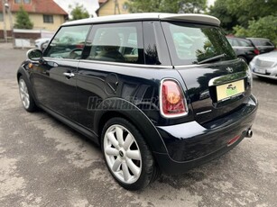 MINI MINI COOPER 1.6 111e KM. BŐR. TÉLI-NYÁRI GARNITÚRA