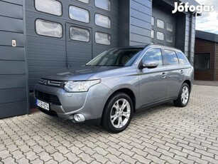 Mitsubishi Outlander 2.2 DI-D Instyle Navi 4WD...