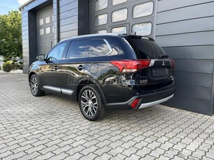 MITSUBISHI OUTLANDER 2.2 DI-D Instyle Navi 4WD SZERVIZKÖNYV / KAMERA / TOLATÓRADAR / ÜLÉSFŰTÉS / 7FŐ