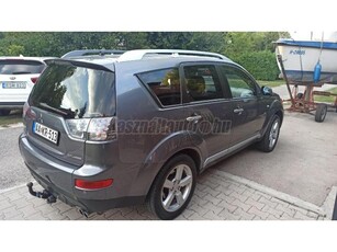 MITSUBISHI OUTLANDER 2.2 DI-D Intense Plus KIFOGÁSTALAN ÁLLAPOT.7SZEM.SZERVÍZKÖNYV