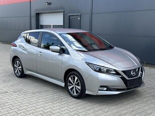 NISSAN LEAF N-Connecta 40kWh (Automata) /ÁFA-s/Sérmentes/LED menetfény/téli csomag/Friss vizsga/