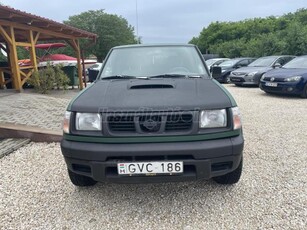 NISSAN PICK UP 2.5 4WD Navara