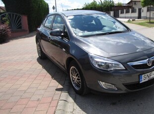 Opel Astra J 1.4 Enjoy 2010. Es Model. // Gondo...