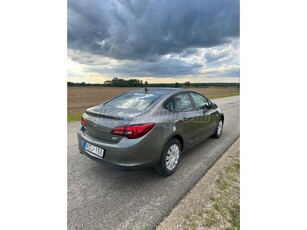 OPEL ASTRA J Sedan 1.4 T Enjoy