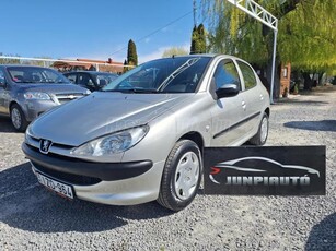 PEUGEOT 206 1.1 Kis fogyasztású nyűhetetlen városi szgk. eladó v. csere!Videó a honlapunkon!