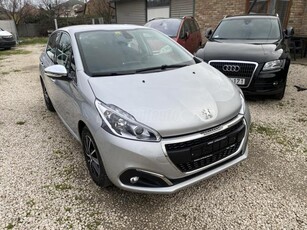 PEUGEOT 208 1.2 PureTech Allure NAVI!