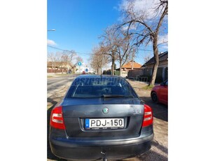 SKODA OCTAVIA 1.6 FSI Elegance