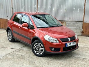 SUZUKI SX4 1.5 GLX AC Travel Magyar! gyárifényezésű! Szervizkönyves!