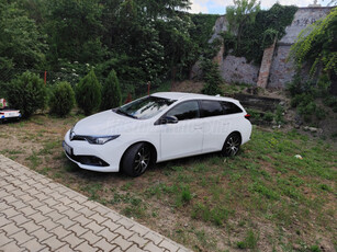 TOYOTA AURIS 1.4 D-4D Lounge