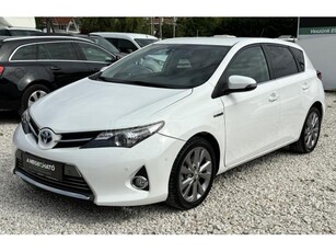 TOYOTA AURIS 1.8 HSD Icon (Automata) Parkassist. Tempomat