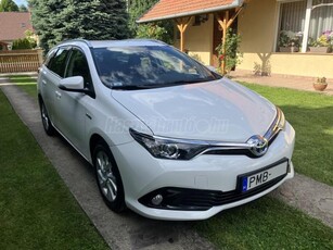 TOYOTA AURIS Touring Sports 1.8 HSD Active MY17 Tempomat (Automata)