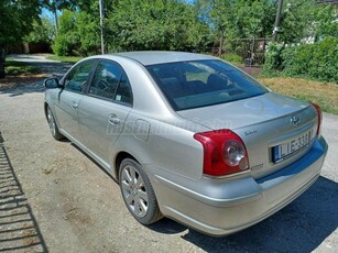 TOYOTA AVENSIS 2.0 Sol