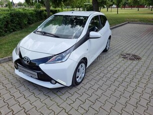 TOYOTA AYGO 1.0 x-play