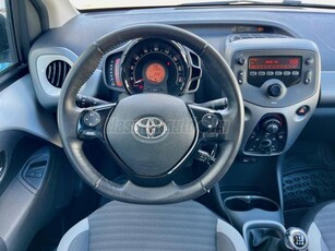 TOYOTA AYGO 1.0 x+comfort / Újszerű!/ 8eKm!/ Akár 1 év Garancia!/ Gyári fény!/ USB-BT-AUX!