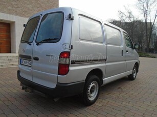 TOYOTA HI-ACE Hiace 2.5 D-4D Panel Van NINCS + ÁFA------CSERÉLHETŐ