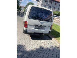 TOYOTA HI-ACE Hiace Combi 2.4 LD