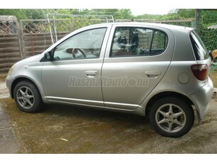 TOYOTA YARIS 1.0 Linea Luna