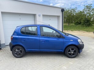 TOYOTA YARIS 1.0 Linea Luna TÖBB MINT 1.5 ÉV MŰSZAKI. ALUFELNI TÉLI-NYÁRI SZETT