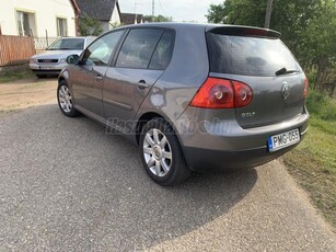 VOLKSWAGEN GOLF V 1.6 Comfortline